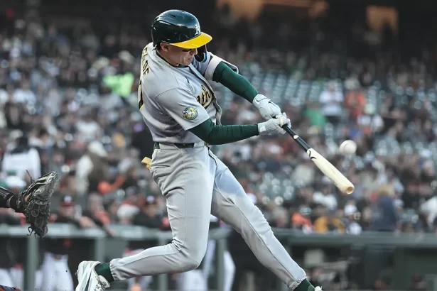 Atleticos remontan cuatro carreras en la novena y silencian el Oracle Park