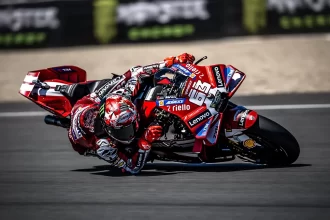Bagnaia gana el sprint en Republica Checa y Marquez avisa La Ducati esta lista para ganar el campeonato
