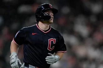 Bazzana destroza a los Astros con 2 jonrones y 5 remolcadas