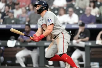 Boston voltea el marcador con cuatro en la quinta y frena a los Yankees en Fenway