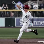 Carroll conecta grand slam y los D backs aplastan a los Angelinos