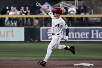 Carroll conecta grand slam y los D backs aplastan a los Angelinos