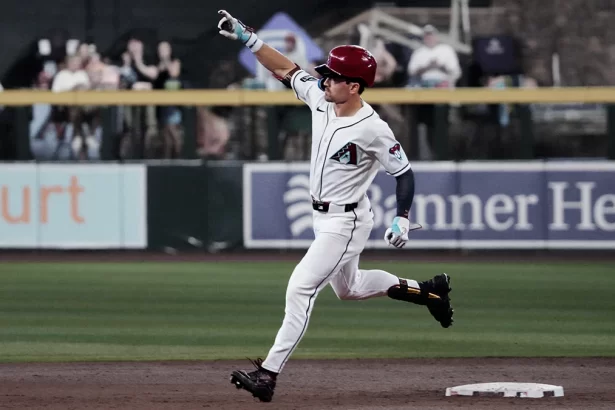 Carroll conecta grand slam y los D backs aplastan a los Angelinos