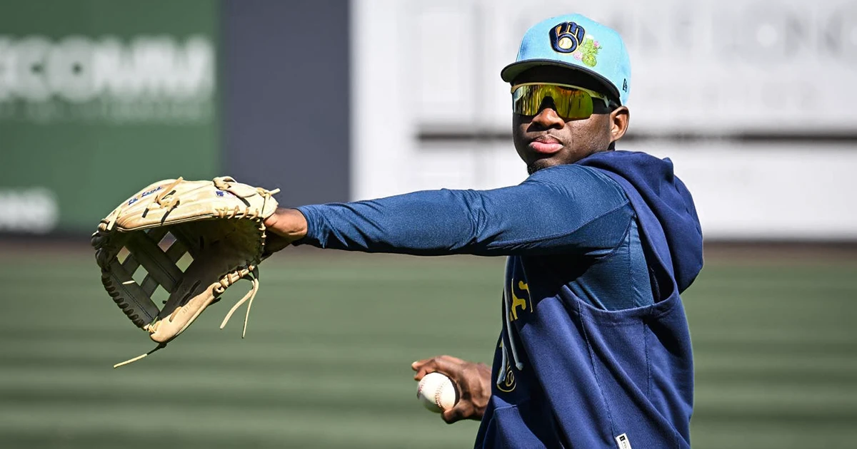 Cerveceros extienden a Luis Lara por 7 anos y 31 millones antes de su debut en MLB