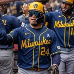Contreras destroza a los Bravos y los Cerveceros se llevan el domingo en Atlanta