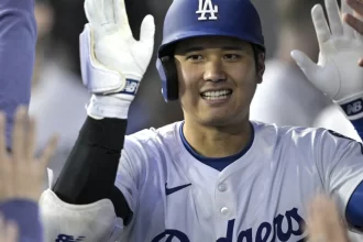 Diez en la septima Dodgers arrasan al Pittsburgh y siguen lideres