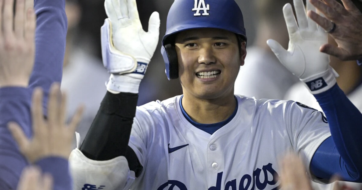 Diez en la septima Dodgers arrasan al Pittsburgh y siguen lideres