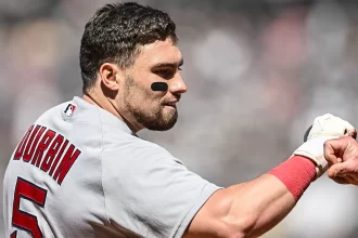 Durbin conecta dos jonrones pero los Rays frenan la remontada de Boston