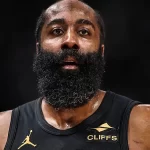 James Harden detenido a las 3 41 AM por porte ilegal de arma en Houston