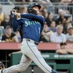 Kirby aguanta y Cole Young rompe el empate Marineros remontan en Pittsburgh