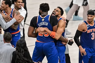 Knicks campeones Brunson anota 45 puntos y Nueva York rompe 53 anos sin titulo