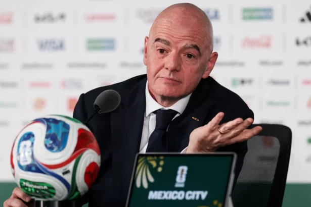 La burla de Infantino a Italia antes del Mundial 2026 Quizas con 64 equipos se clasificarian