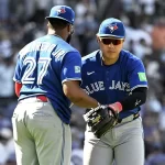 Los Azulejos remontan cinco carreras y tumban a los Cachorros en el Wrigley