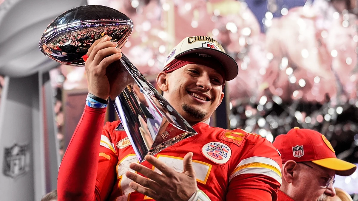 Mahomes firma extension de 504.75 millones y se convierte en el jugador mejor pagado de la NFL