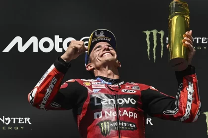 Marquez gana en Brno ahora esta a 40 puntos del lider en MotoGP