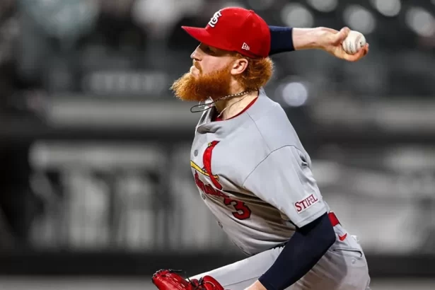 May silencia el Citi Field y los Cardenales blanquean a los Mets 7 0