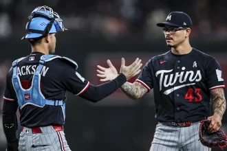 Mellizos remontan en la septima y tumban a los D backs en Chase Field