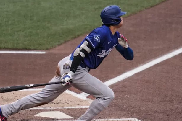 Ohtani en duda por inflamacion en la rodilla antes de la serie Dodgers White Sox
