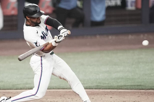 Otto Lopez silencia a deGrom y los Marlins superan a los Rangers