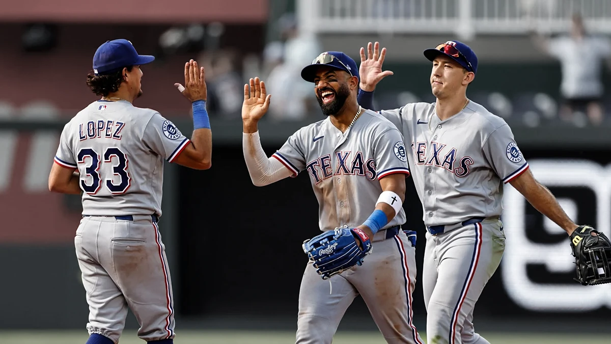 Rangers remontan en el Kauffman y empatan en .500 con dos victorias seguidas