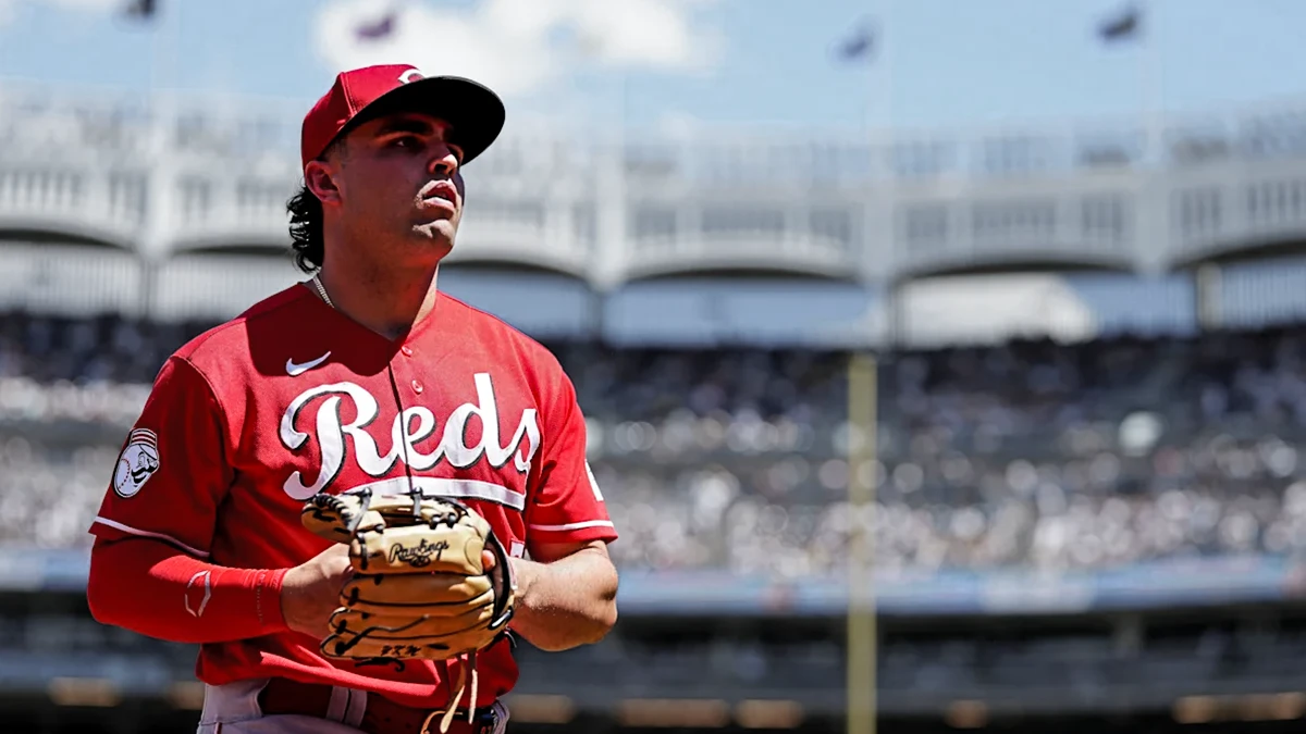 Sal Stewart remolca 6 y los Rojos humillan a los Yankees en su casa
