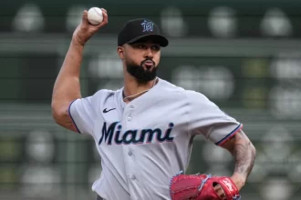 Sandy Alcantara llega a 1000 ponches y guia a Miami a su sexta victoria al hilo