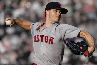 Sonny Gray poncha 11 y los Medias Rojas doblegan a los Rockies en Coors Field