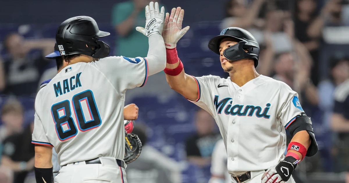 Tres jonrones de Miami hunden a los Rangers en el loanDepot park
