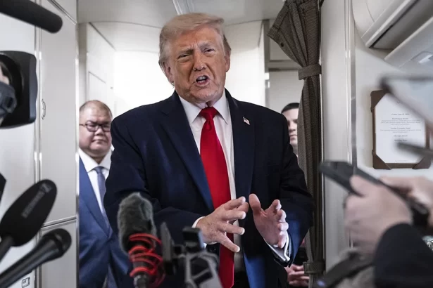 Trump apoya el tope salarial en la MLB antes del nuevo convenio