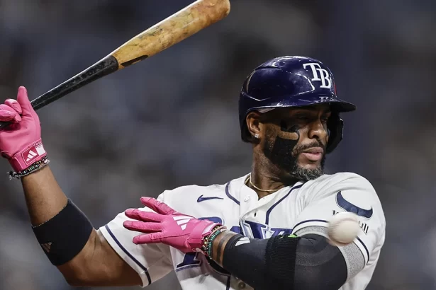 Yandy Diaz conecta 4 hits y los Rays frenan a los Reales en Tampa