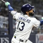 Caminero conecta el jonron 41 en el noveno y los Rays vencen 2 1 a Oakland