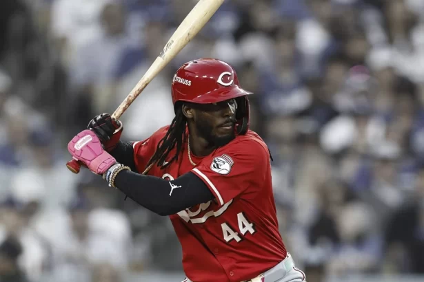 Rojos frenan a los Dodgers con 13 hits y ganan en el Great American